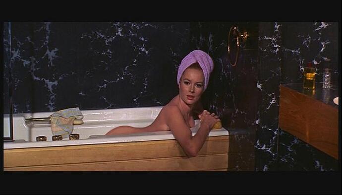 luciana-paluzzi-fiona-volpe-thunderball-5.jpg